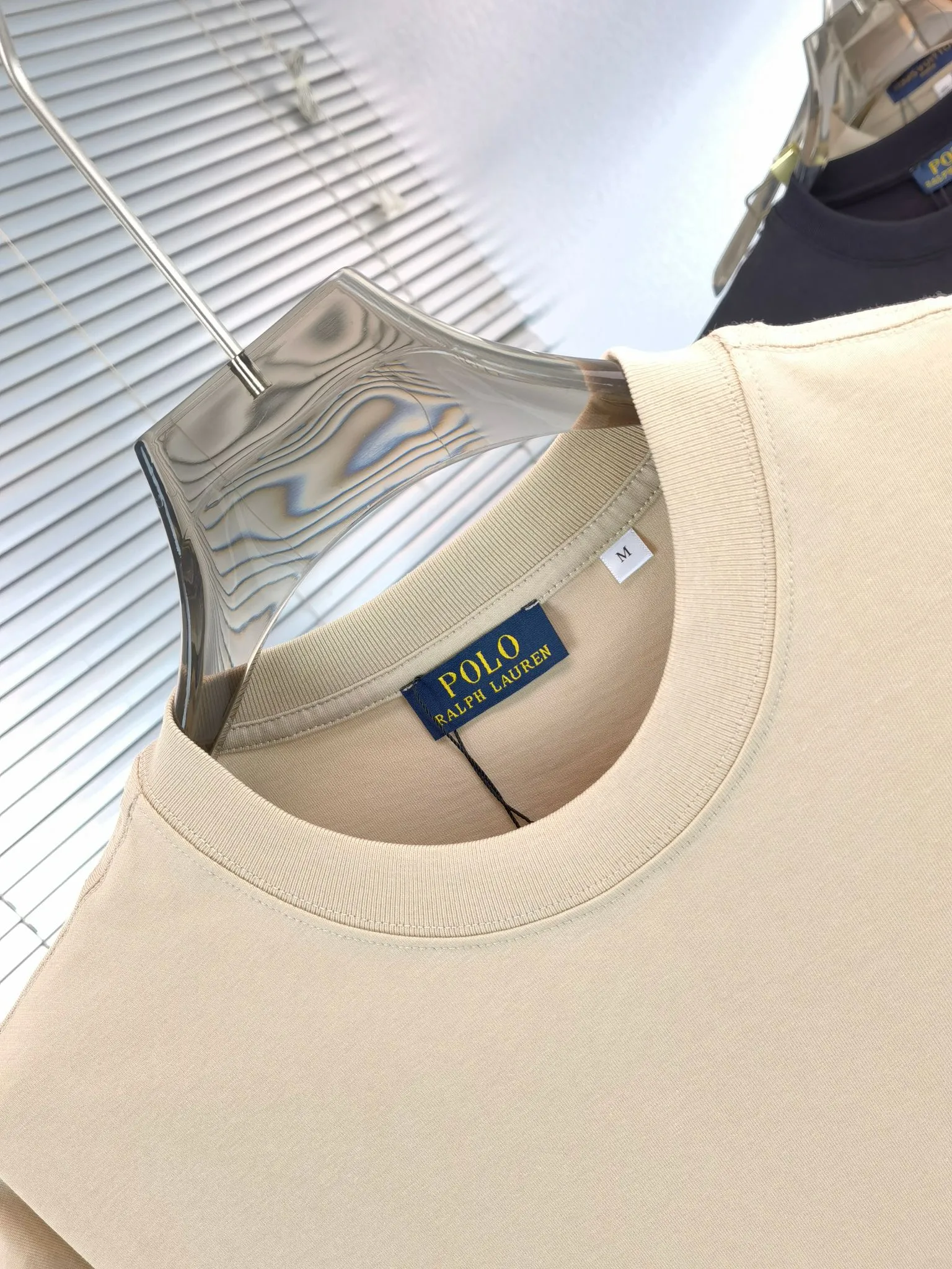 P180 🔥 Ralph Lauren Polo (available all year round) short-sleeved T-shirt 280g Couple style, same style for men and women. Made of imported custom-dyed fabric, fashionable yet luxurious. The quality is unquestionable. The upper body effect is great💂🏿 The single product is very unique. Color: Picture color Size: M ~ 2xL